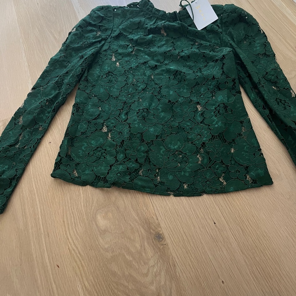 Green lace top